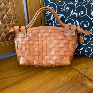 Handmade Woven Leather Crossbody Bag: Veg-Tan Shoulder Bag