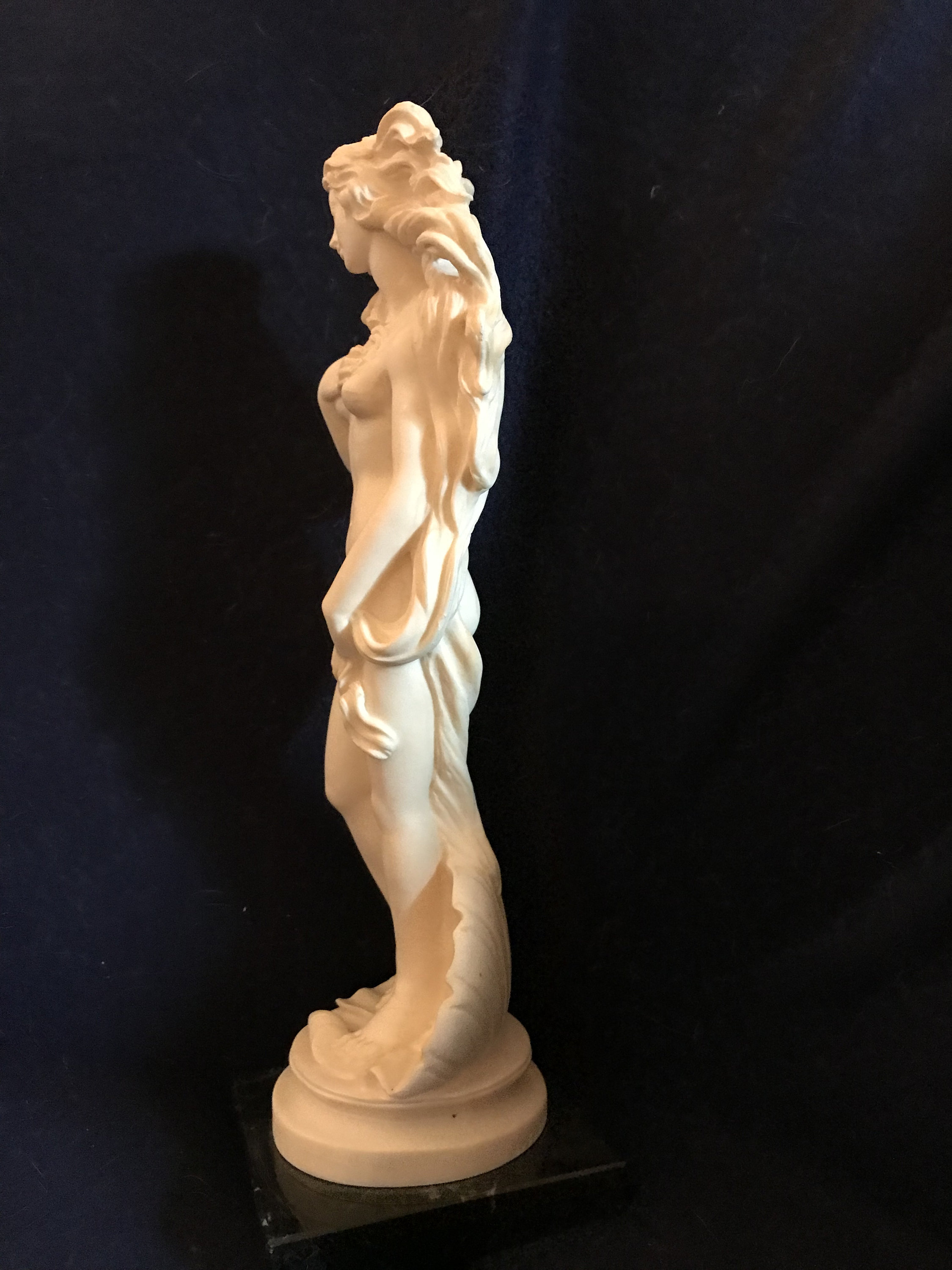 Design Toscano Callipygian Venus (Venus Kallipygos) Gallery Statue