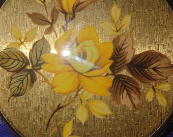 Gorgeous gold tone flower enamel dedign powder compact