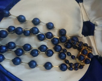 Gorgeous vintage blue glass 3 strand bead necklace