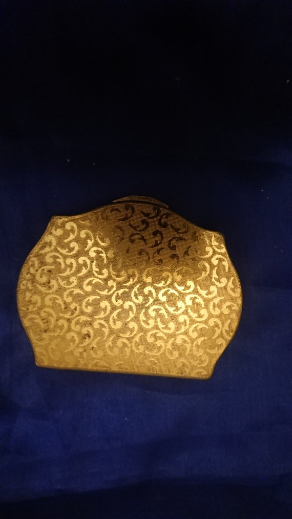 Beautiful enamel Stratton gold tone powder compact - image 5