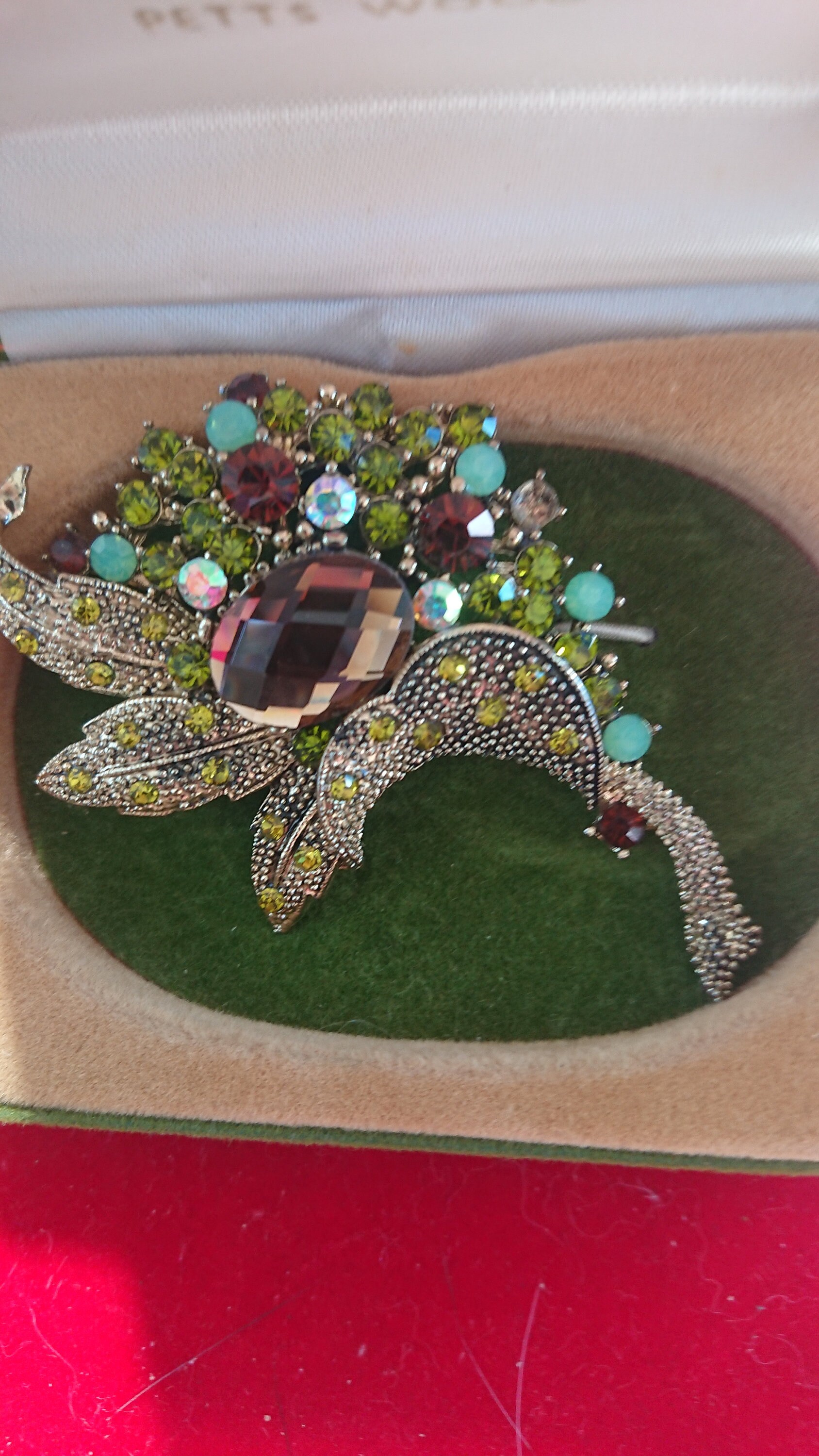 Broche Dorée Avec Strass - Occasion - Bijou Fantaisie Brillant
