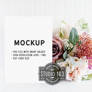 Maquette de carte 5x7, maquette de papeterie, maquette d’invitation, invitation de mariage, fleurs pâles, style stock photo, PSD, TÉLÉCHARGEMENT INSTANTANÉ