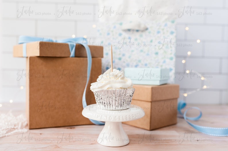 Download Cupcake Topper Mockup Cupcake Mockup Styled Stock Photo | Etsy