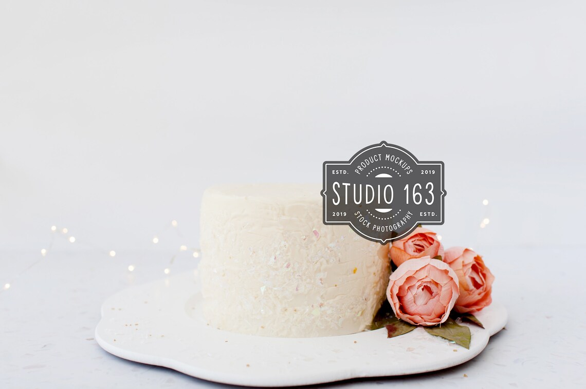 Download Cake Topper Mockup Cake Photo Cake Mockup Twinkle Lights ...