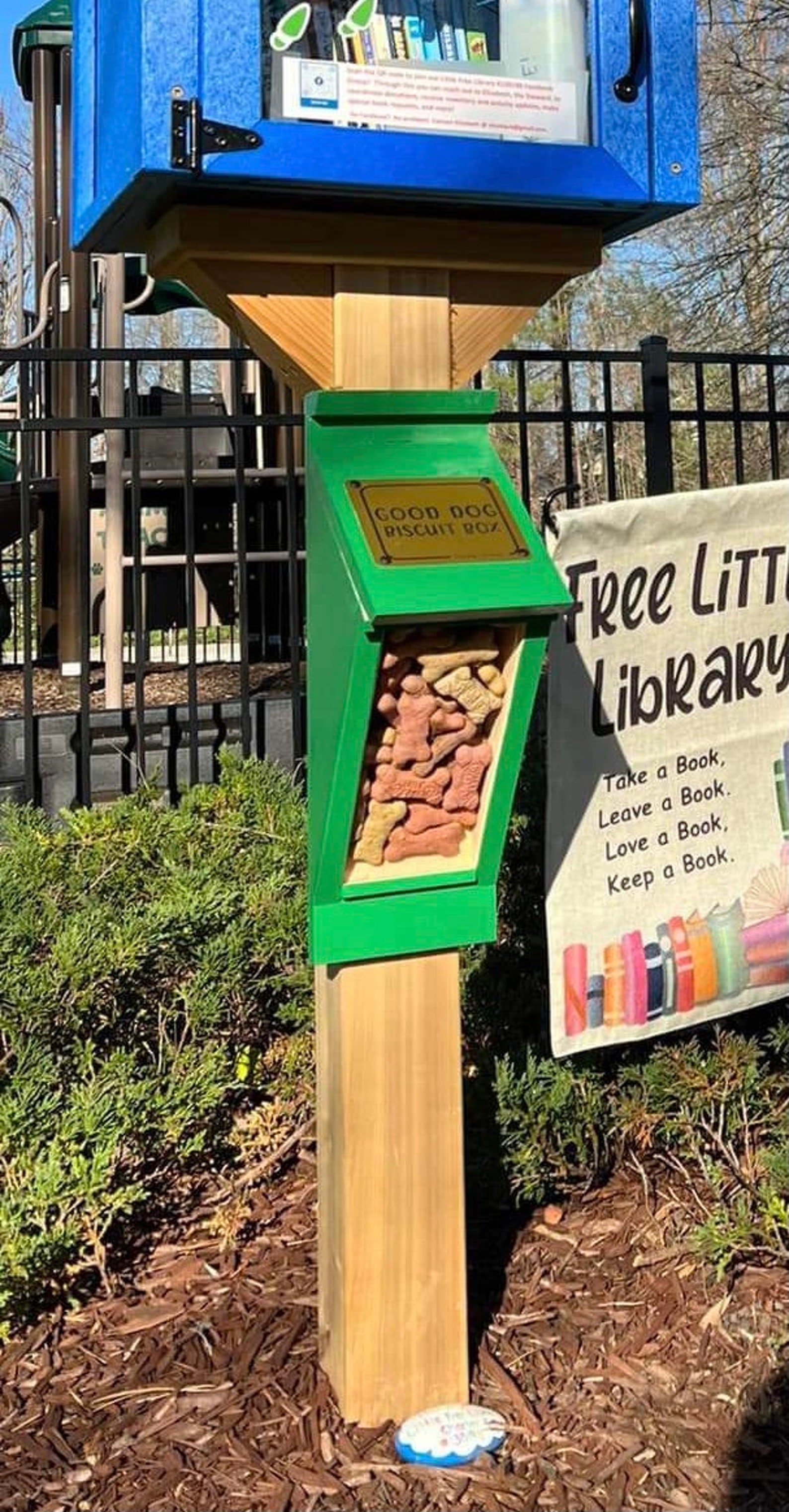 Good Dog Biscuit Box From the Family of the Founder of the Etsy