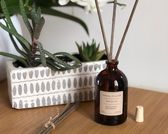 Diffuseur de parfum Bois de Oud – Bouquet parfumé artisanal – Parfum d’ambiance naturel