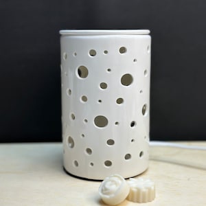 Soft heat burner for wax melts + 1 set of 3 melts DISCOVERY BOX
