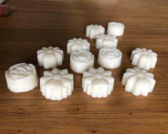 Set mit 3 kleinen duftenden Schmelzblumen