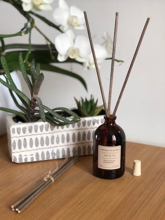 Diffuseur de parfum Bois de Oud – Bouquet parfumé artisanal – Parfum d’ambiance naturel