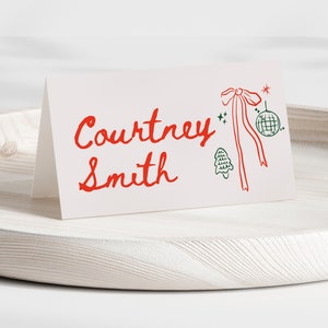 Plantillas para tarjetas de lugar para la cena navideña, tarjetas para colocar en la mesa para la fiesta de Friendsmas, etiquetas para alimentos, tarjetas con nombre, descarga instantánea de dibujos animados caprichosos hechos a mano