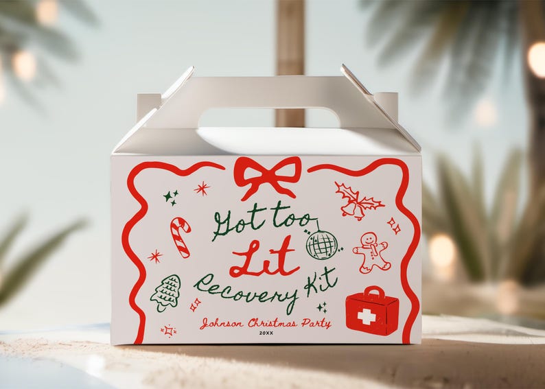 Puede incluir: Caja de cart&oacute;n blanca con un dise&ntilde;o rojo y verde. La caja tiene un asa y dice "Got too Lit Recovery Kit" y "Johnson Christmas Party 2023".