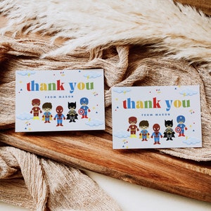 Modelo de agradecimento de super-heróis editável para impressão Modelo de convite para festa de aniversário infantil Super-herói Bday Canva