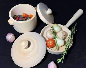 play dishes and pots and pans