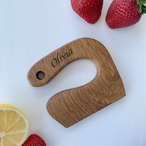 Personalisierte sicher Holzmesser für Kinder, Kinder Utensil Montessori Messer, Gemüse und Obst Chopper, Eichenholz, Osterkorb Stuffers
