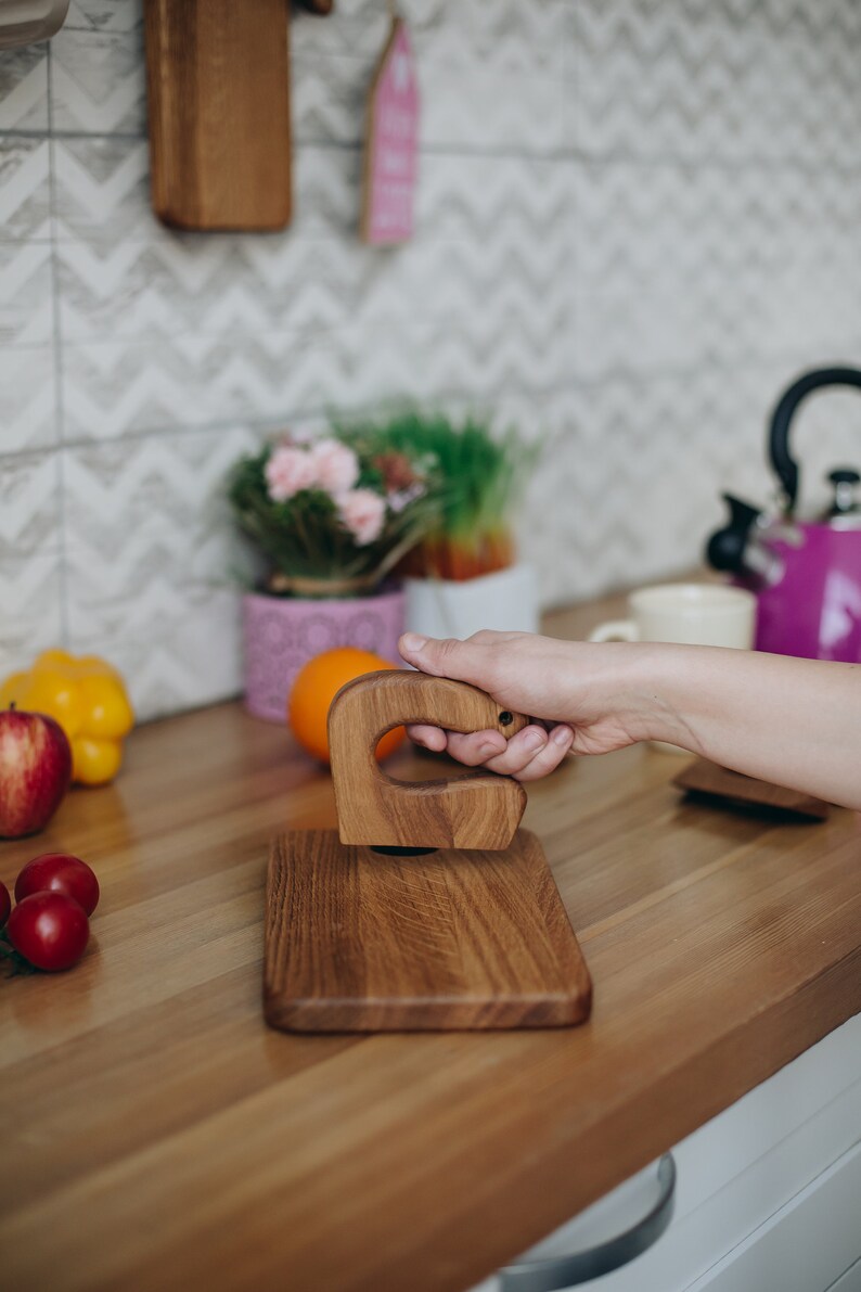 Safe Wooden Knife for Kids, Children's Utensil Montessori Knife, Toddler Vegetable and Fruit Cutter, Oak Chopper zdjęcie 10