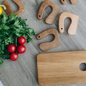 Small Wooden Cutting Board for Kids Oak Wood, Children's Montessori Utensil, Gift for Toddler image 3