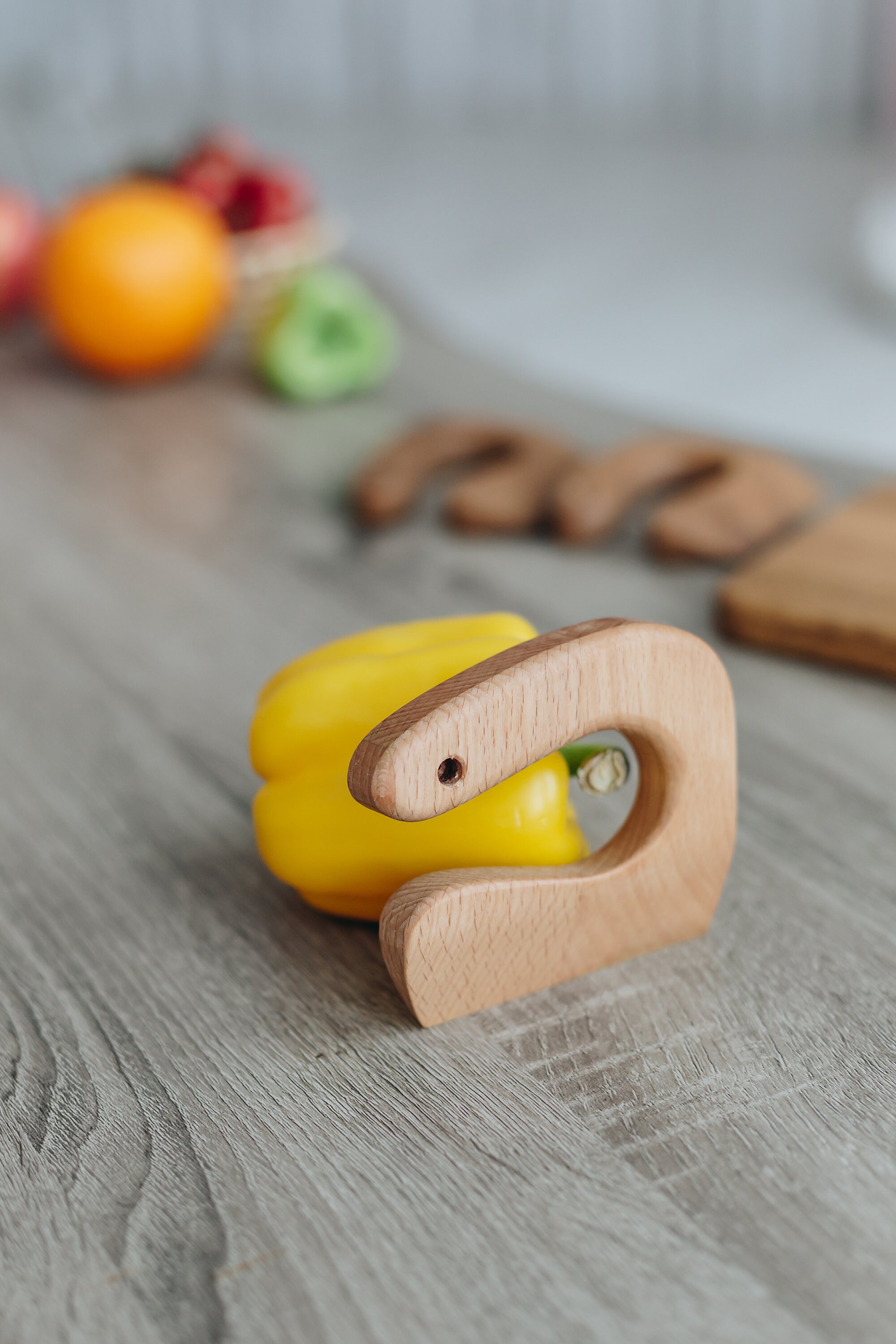 Couteau en bois sûr pour les enfants, couteau Montessori pour