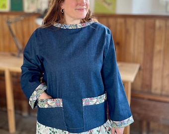 Denim Artist-kiel met William Morris Strawberry Thief-bies, gemaakt in Wales
