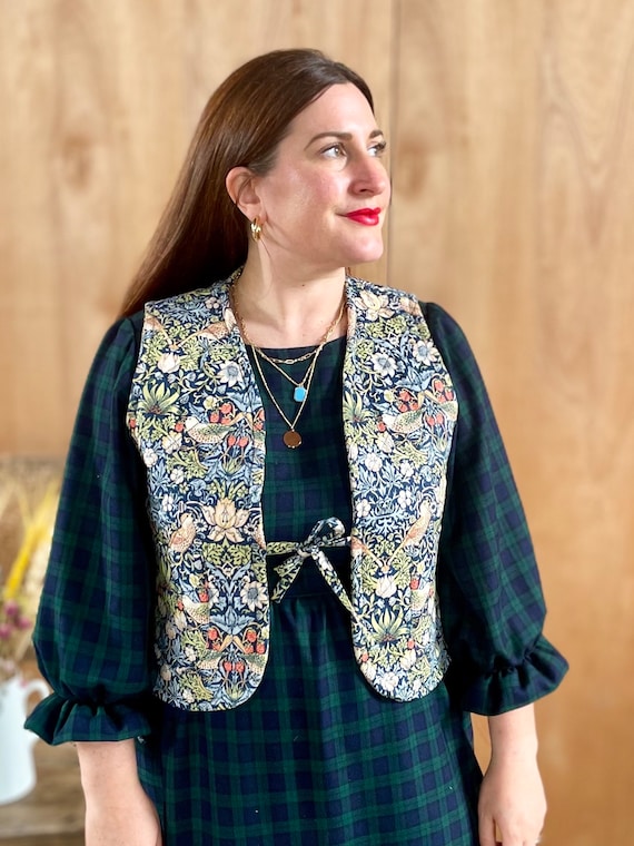 タグ付き未使用 Rosymonster flower quilting vest William Morris Reversible Quilted Vest: Strawberry Thief, Golden