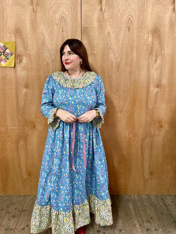 Pioneer Folk Prairie Dress: William Morris Oranges and Lemons - Etsy