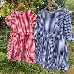 StudioVSM Basics Vichy Karo Sommerkleid blau oder rot gehäkeltes Kleid