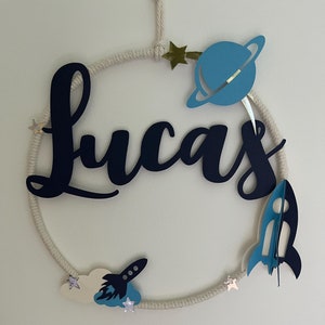 Decorazione da parete - corona - astronauta - nuvola - razzo - regalo nascita - personalizzata - nome - ragazzo