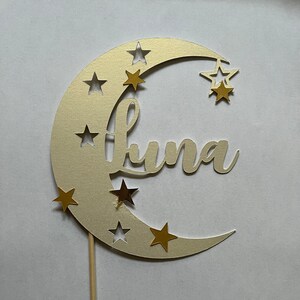 Cake topper a forma di luna con il nome che preferisci. Decorazione torta stella d'argento lunare, astronauta. Decorazione di compleanno