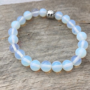 opalite bracelet//stretch bracelet