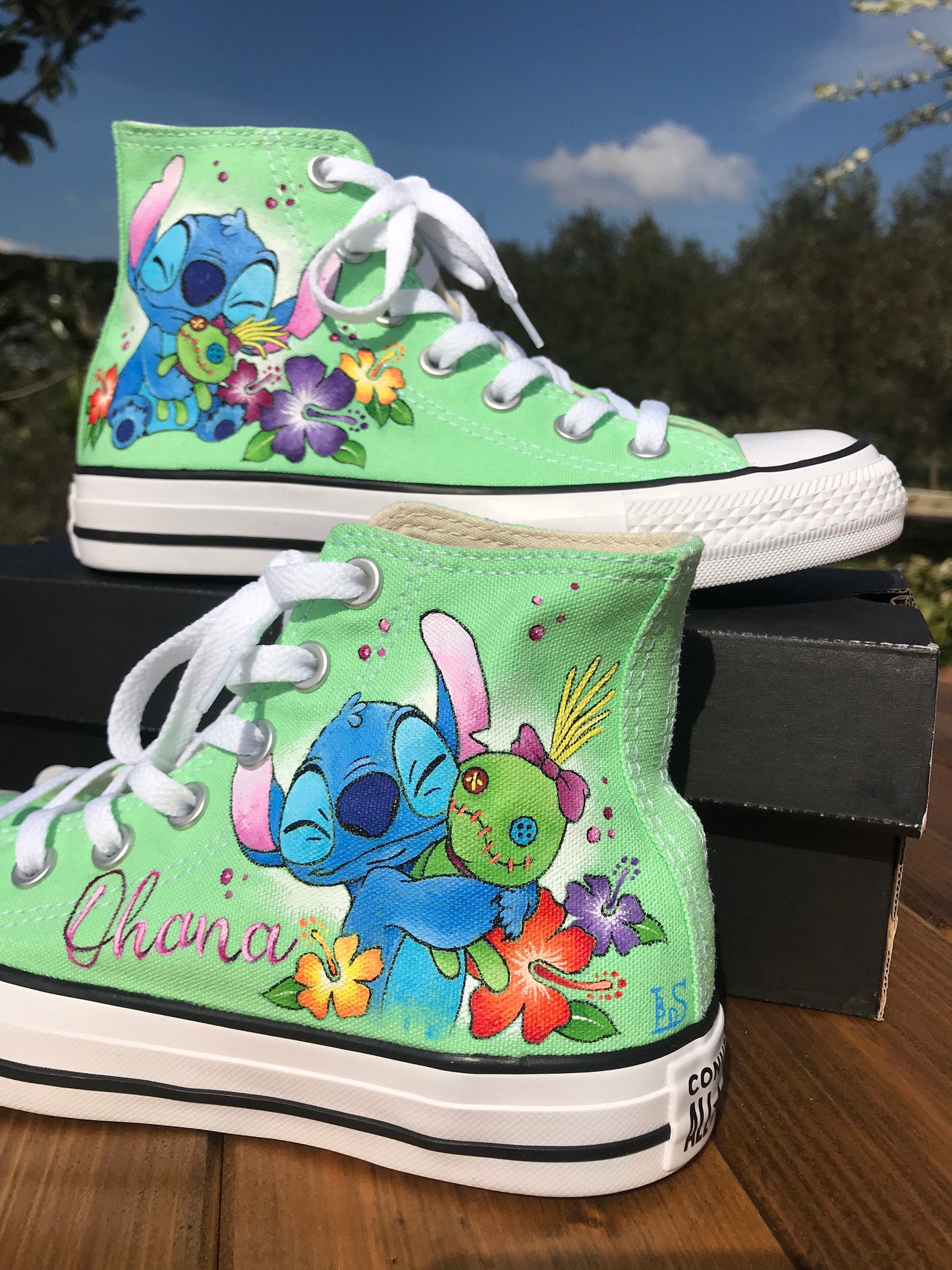 Hand-painted stitch Converse - Etsy