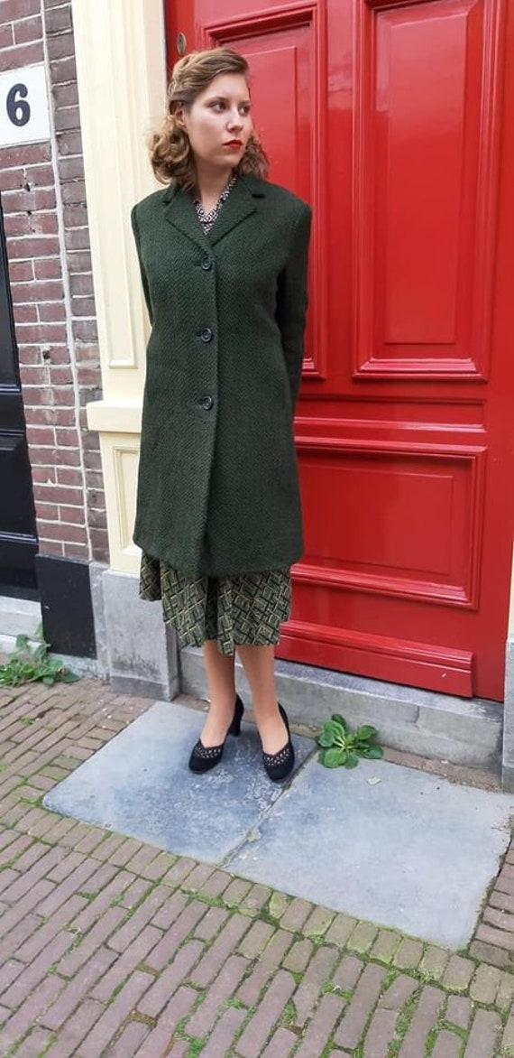 forest green 50s coat with pink lining