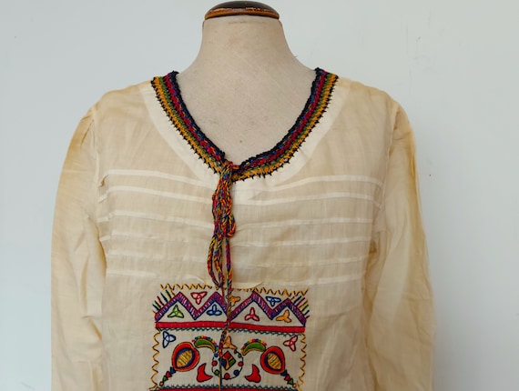 30s / 40s hand embroidered Hungarian peasant blou… - image 1