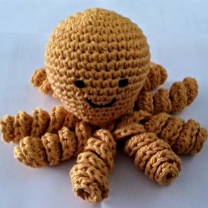 Crocheted Cat Toy, Cat Kicker Toy, Kitten Toy, Octopus cat toy, Octopus Cat Kicker toy, color Goldie