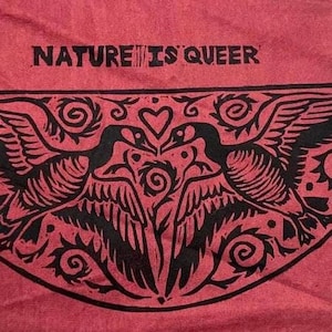 La naturaleza es queer, parche trasero, linograbado, gansos gays