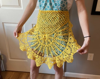 Vintage Yellow Crochet Apron – Handmade Dress Cover
