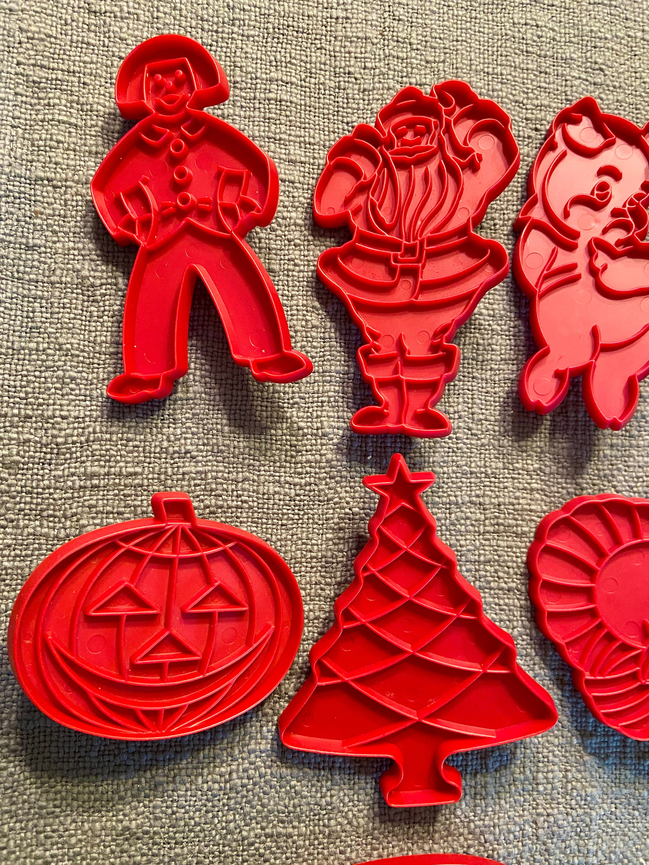 Ruby Cookie Cutter Red Tupperware Plastic Set of 8 Cookie Cutters - Holidays Through the ...