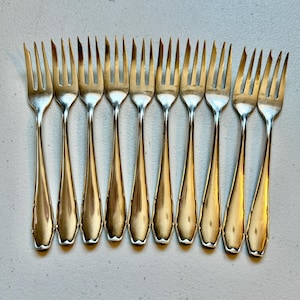 Set of 10 Vintage Silver Dessert Forks - Silver Forks - Hors d&#39;oeuvres Forks - Salad Forks - Silverplate - Holiday Dinner Flatware Pieces