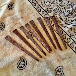 Set of 25 Vintage old stock square cut nails, 2 1/2&quot; long with a gorgeous rusty patina
