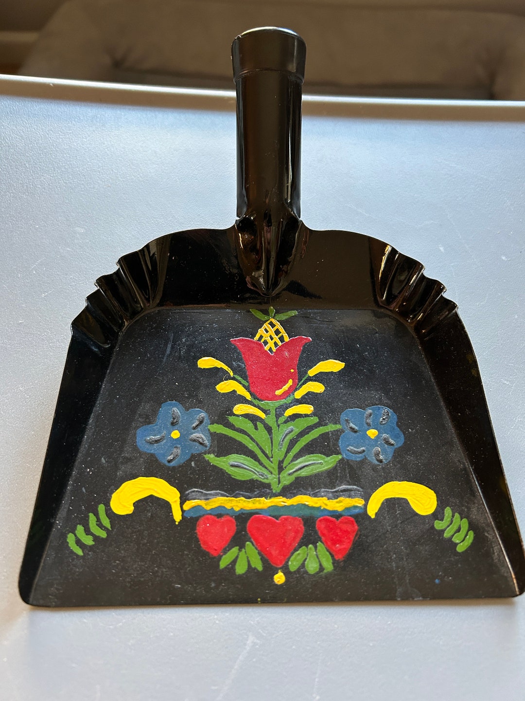 Vintage PA Dutch Painted Tin Child Size Dust Pan Hand Painted Painted