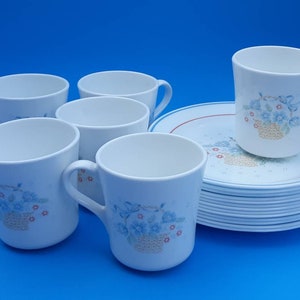 Corelle Country Cornflower Dishware Set 19 Pieces Plates and Cups Vintage
