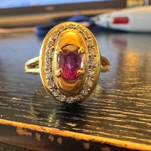 Ruby Diamond Vintage Ring in 18k yellow gold sz 6