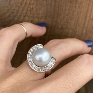 Fine Quality Pearl Round Diamond Ring 18k White Gold