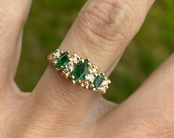 Echter Marquise Green Smaragd und runder Diamant Jubiläumsband oder Cocktailring 14K Gelbgold