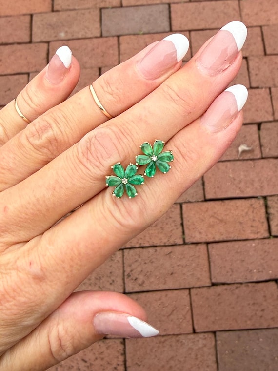 Pear Shape Green Emerald Cluster Round Diamond Fl… - image 3