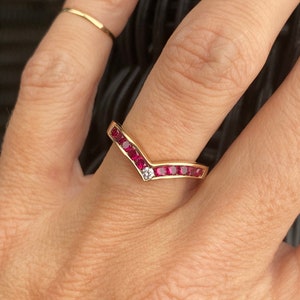 Chevron Synthetic Ruby Band Ring 14k Yellow Gold