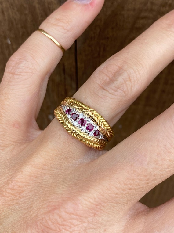 Vintage Genuine Round Ruby Round Diamond 18k Yello