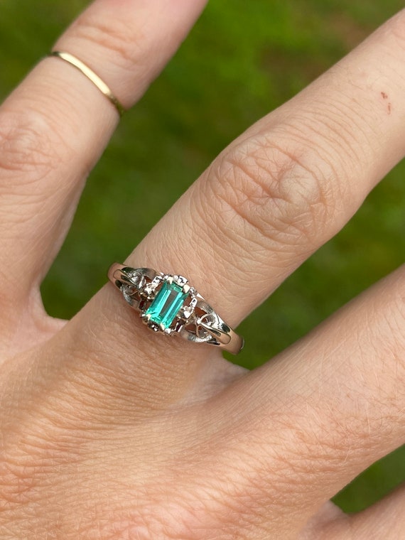 Genuine Baguette Emerald Solitaire Ring 14k White 