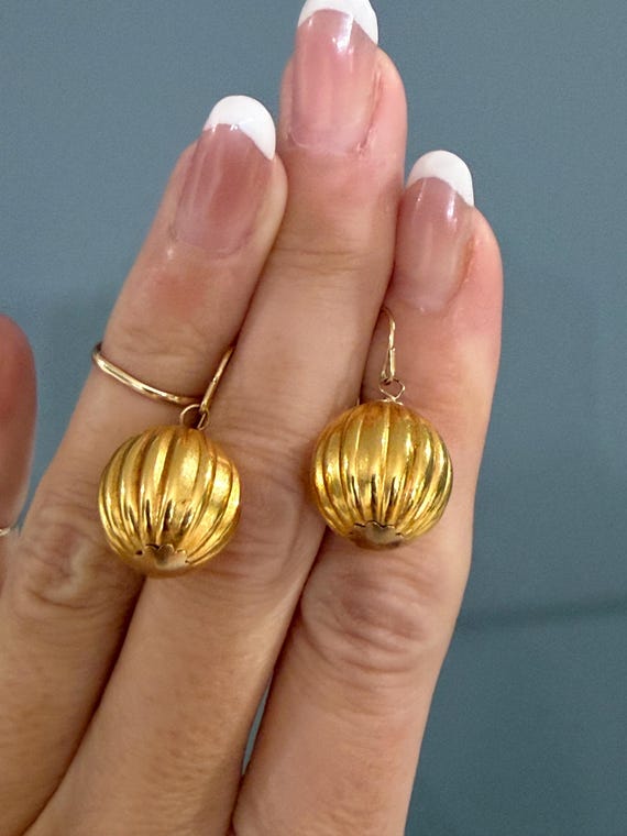 Ribbed Sphere Ball Circle Dangle Drop Shepherd Ho… - image 1