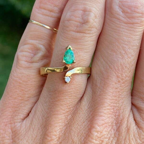 Pear Shape Genuine Emerald Diamond Bypass Ring 18k Yellow Gold