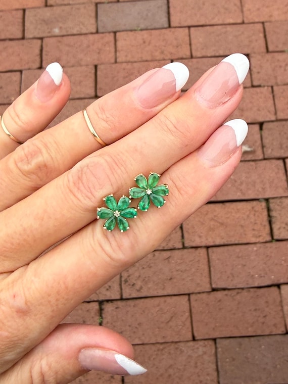 Pear Shape Green Emerald Cluster Round Diamond Fl… - image 7